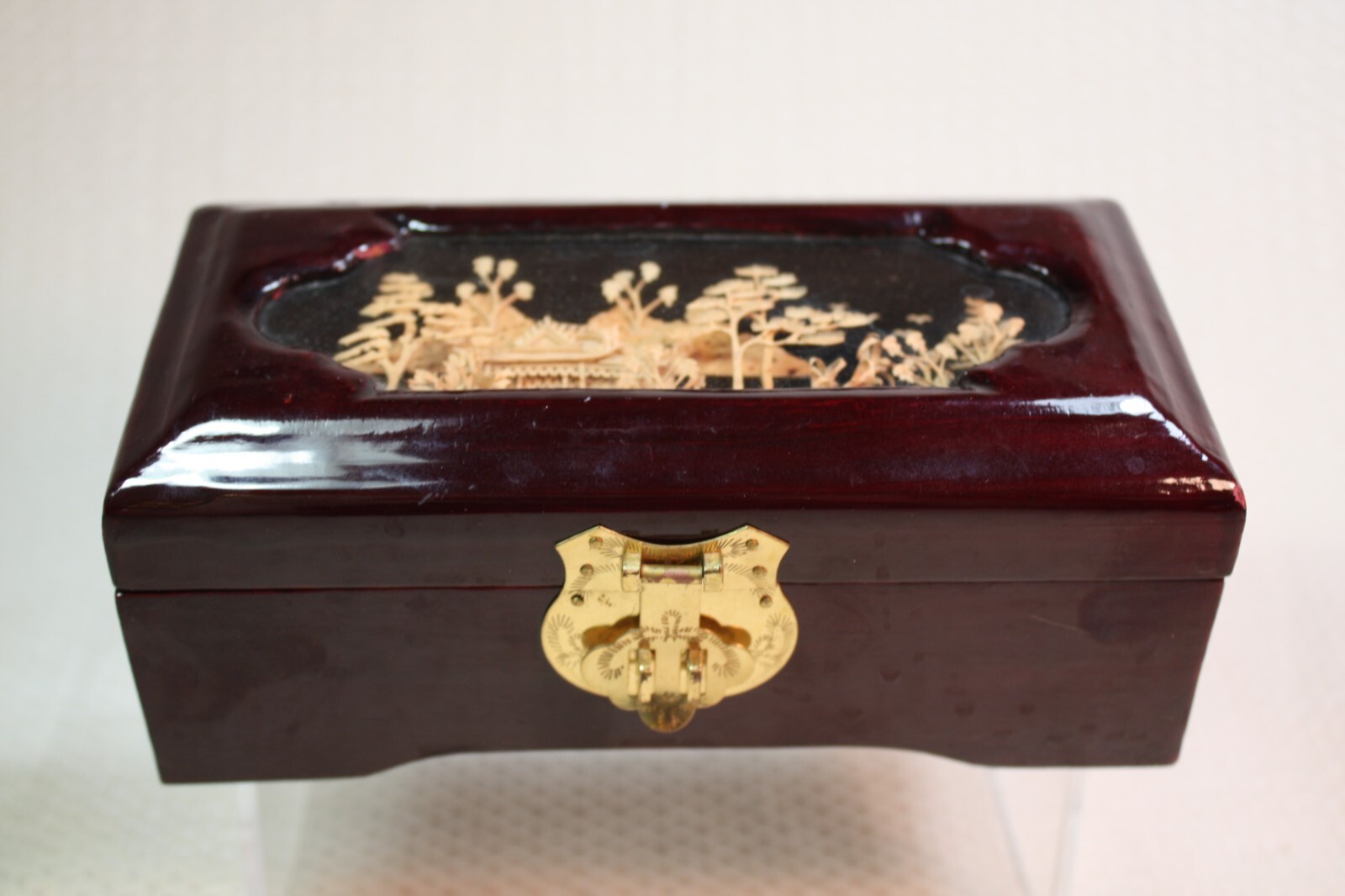 Vtg Chinese Lacquered Carved Cork Diorama in Lid Jewelry Trinket Box with Lock