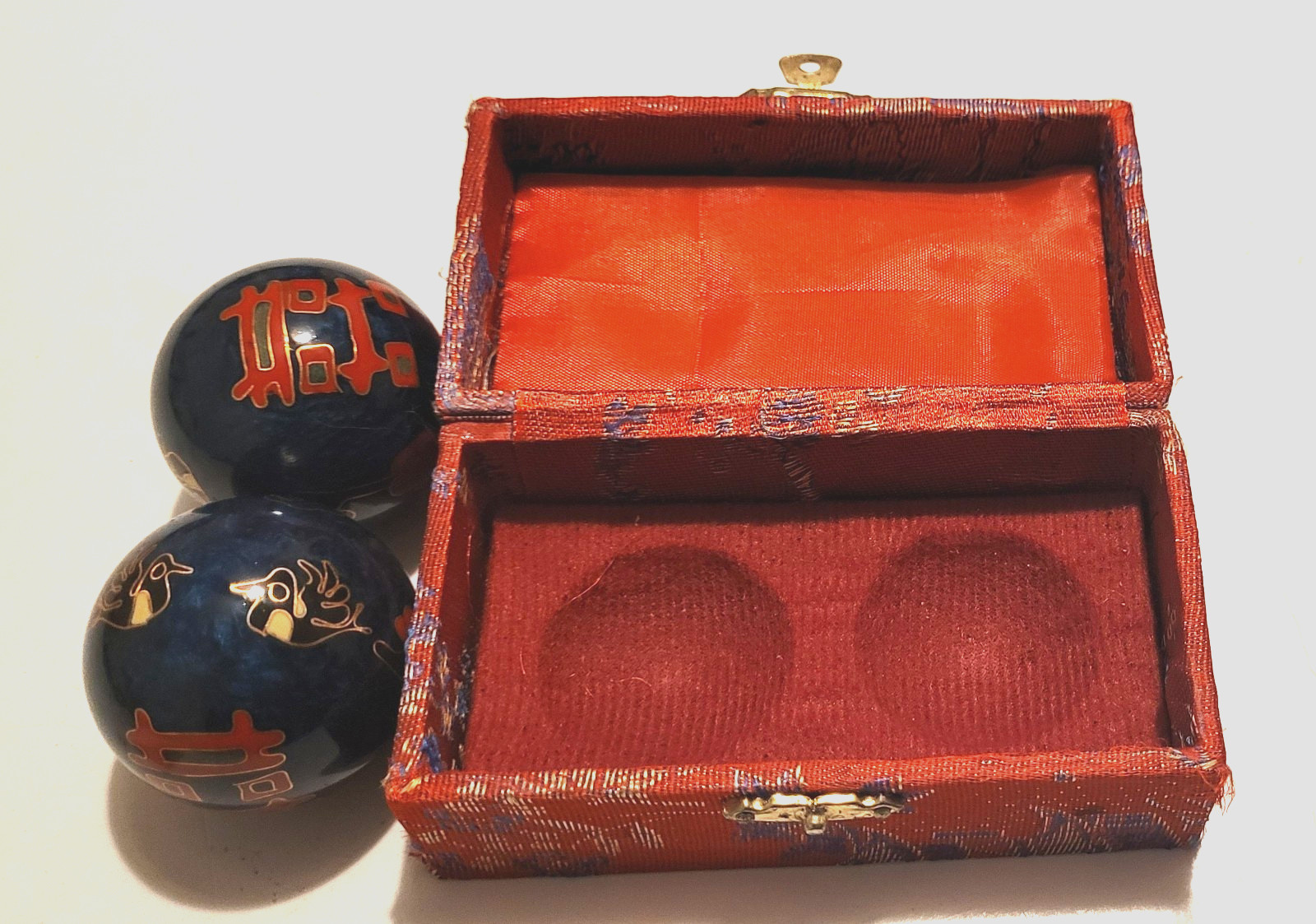 Vintage Chinese Baoding Health Balls Internal Chimes Meditation Red Box
