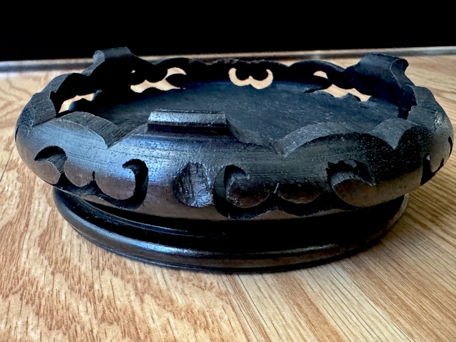 Vtg Black/Brown Chinese Carved Wood Display Stand For Vase/Figurine/4.25”D