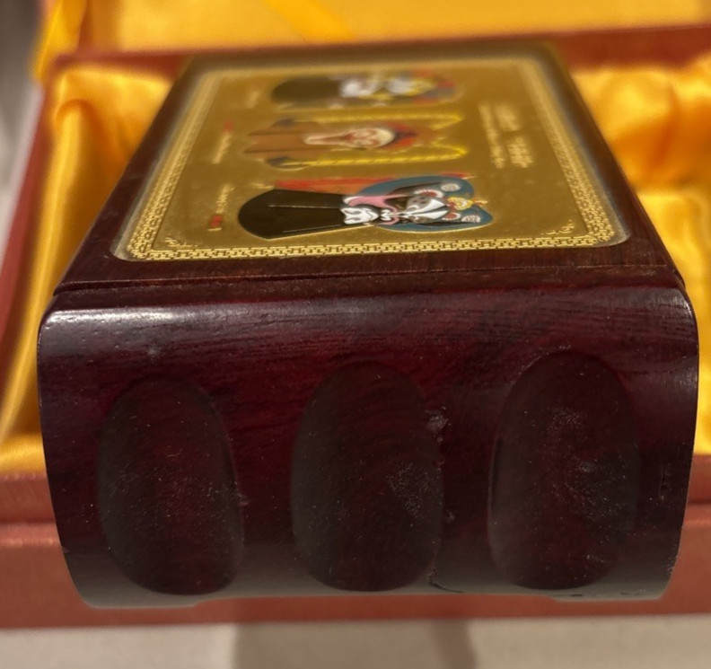 VTG. Chinese Peking Opera Wooden Box Facial Make-Up 24K Plate Jiao Zan Zhang Fei