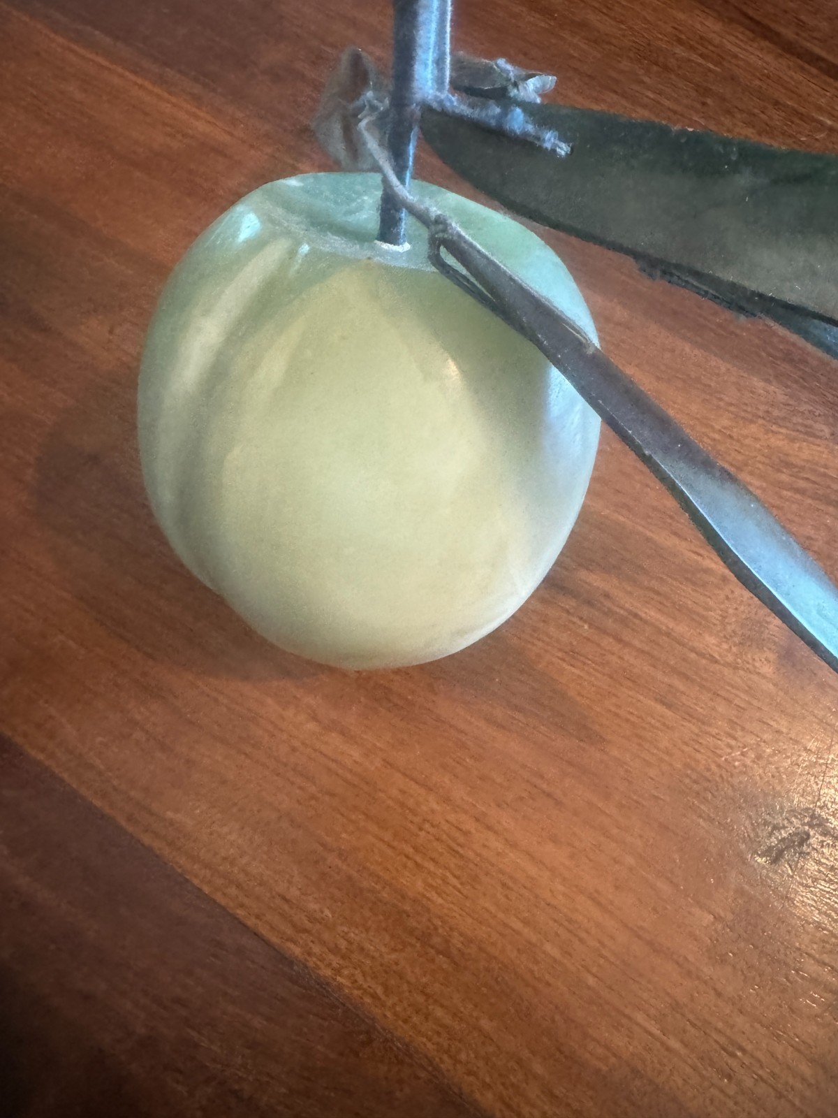 Vtg 5″ Asian Carved Green Jade Peach/Plum with Leaves Hard Stone READ