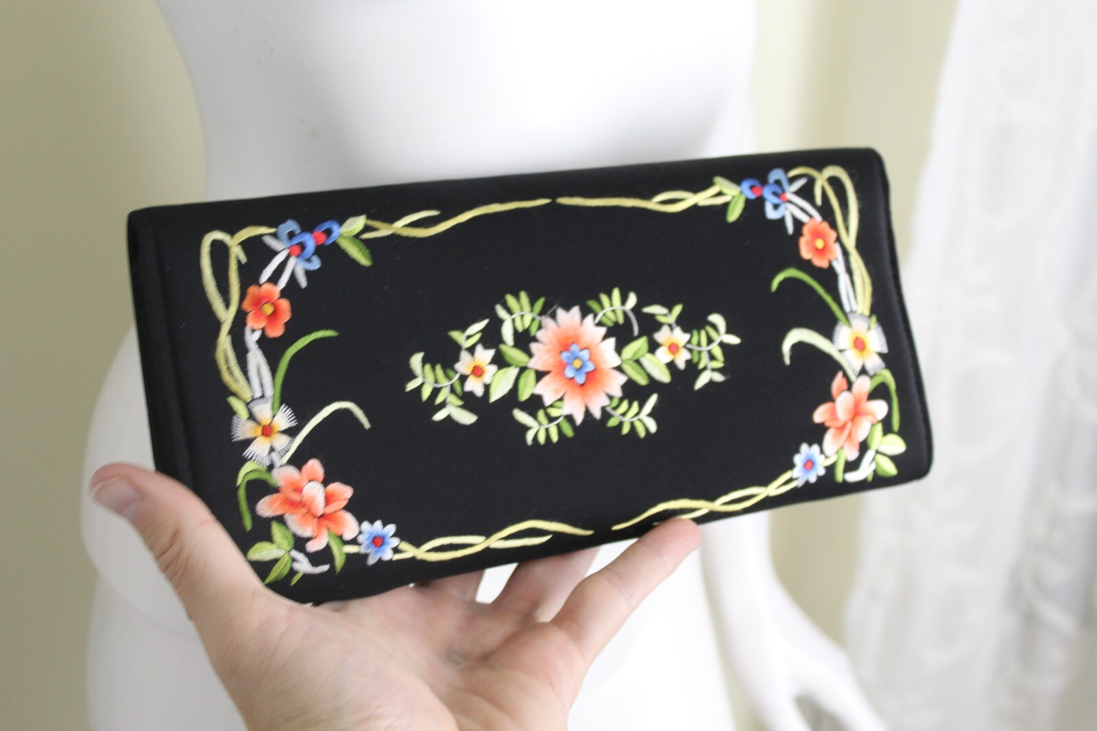 Estate 70s 80s Art-to-Wear Chinese Silk Embroidered Boho Long Wallet