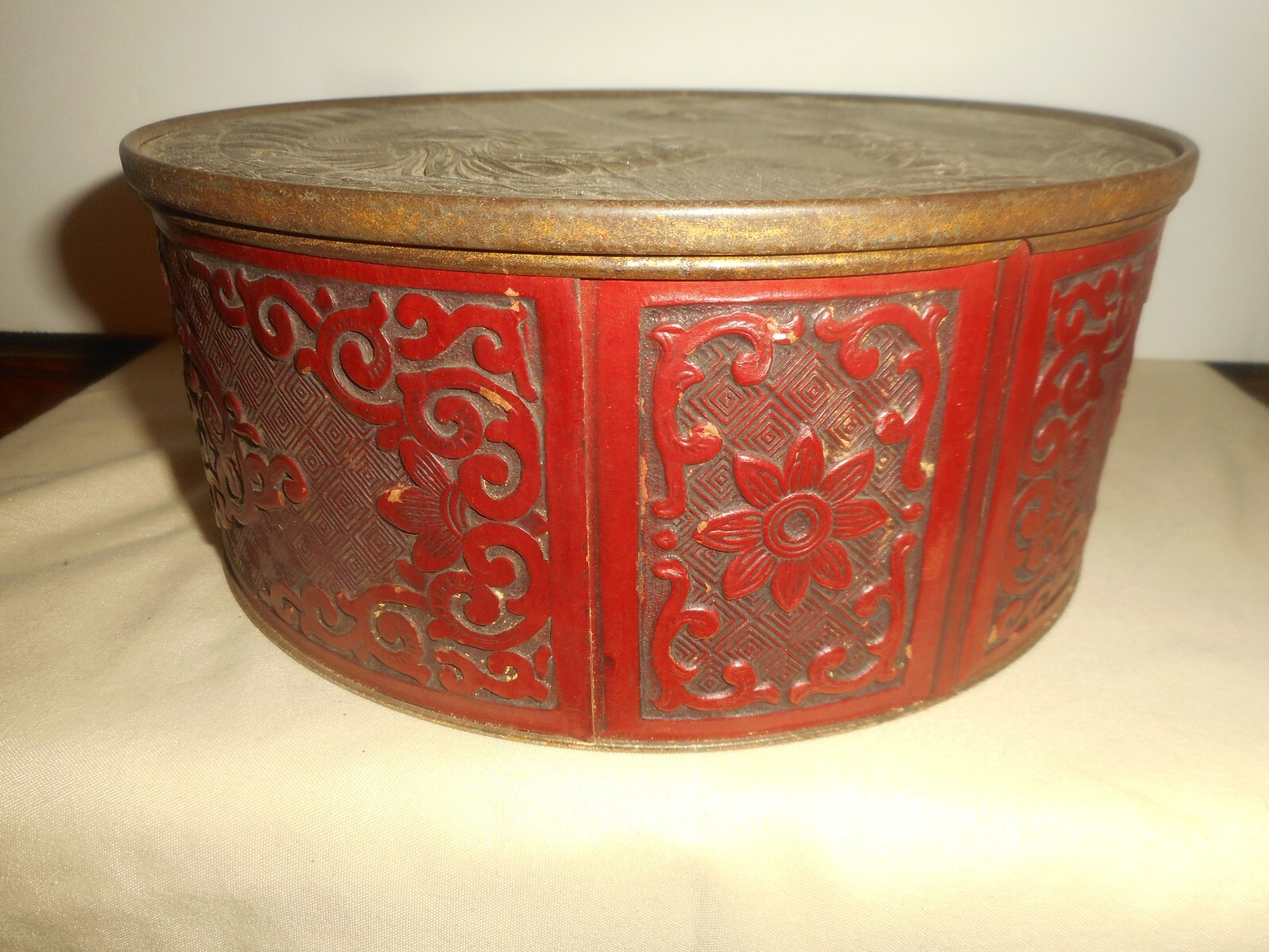 Vintage CHINESE DRAGON Silver Metal Repousse Tin Box Top Cinnabar Style Wrapper