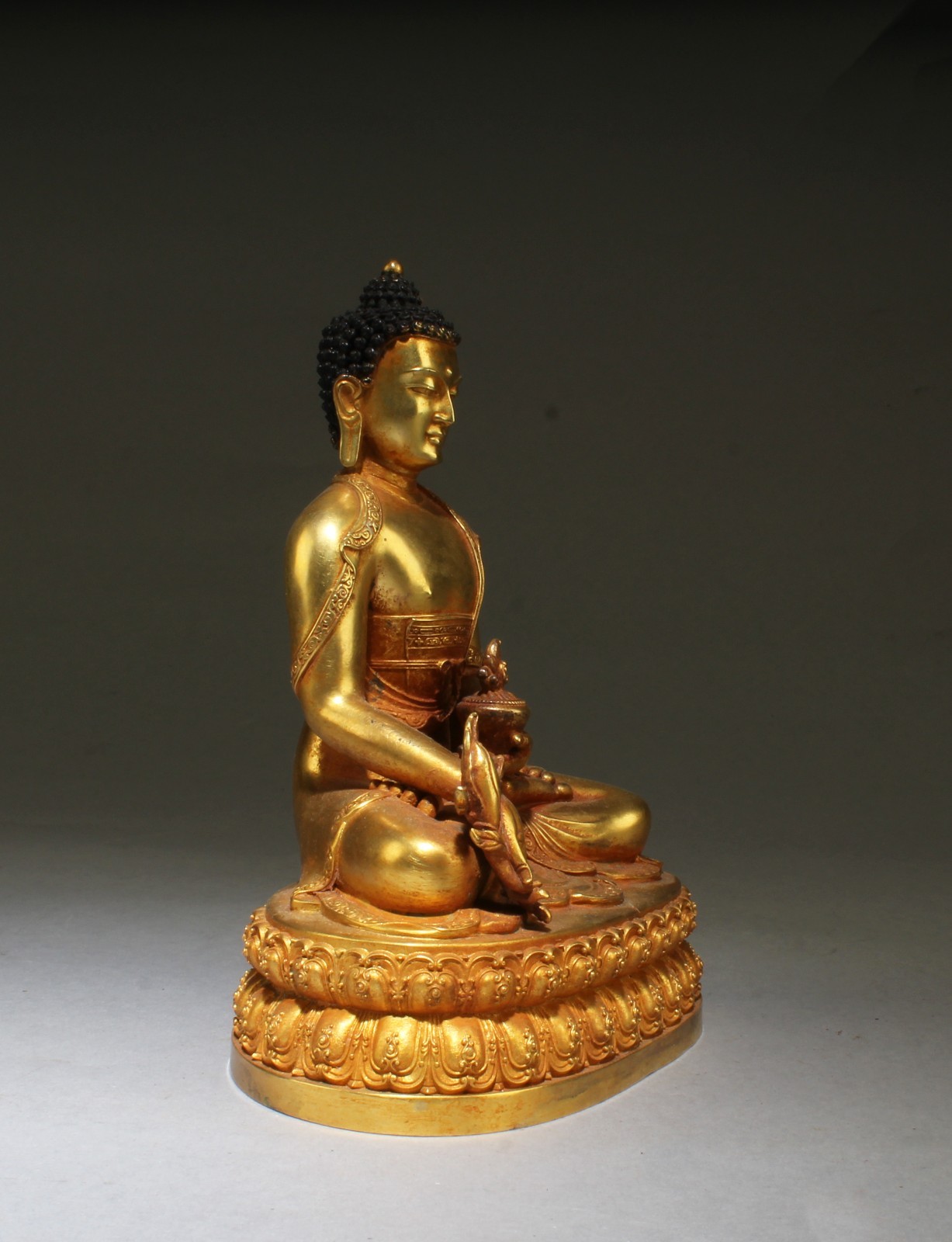 A Gilt Bronze Buddha Statue