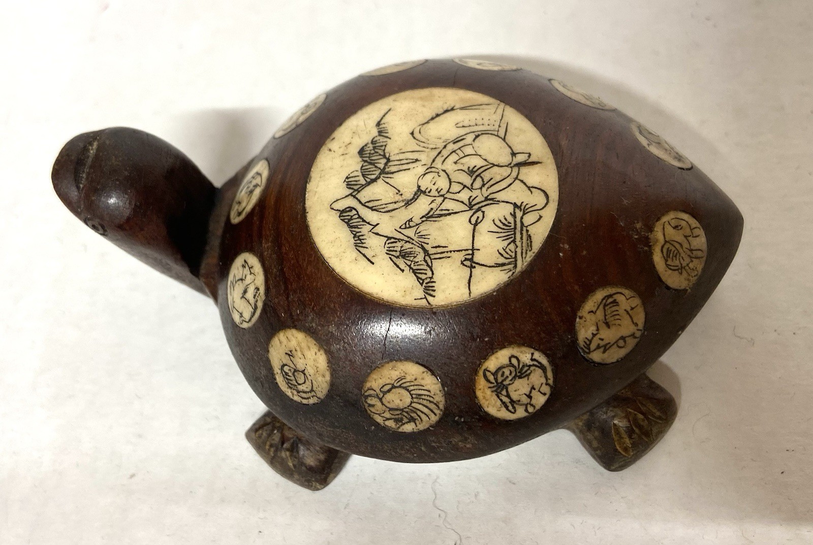 VTG CARVED WOOD TURTLE OPENS TO COMPASS WITH INLAID CHINESE ZODIAC SIGNS