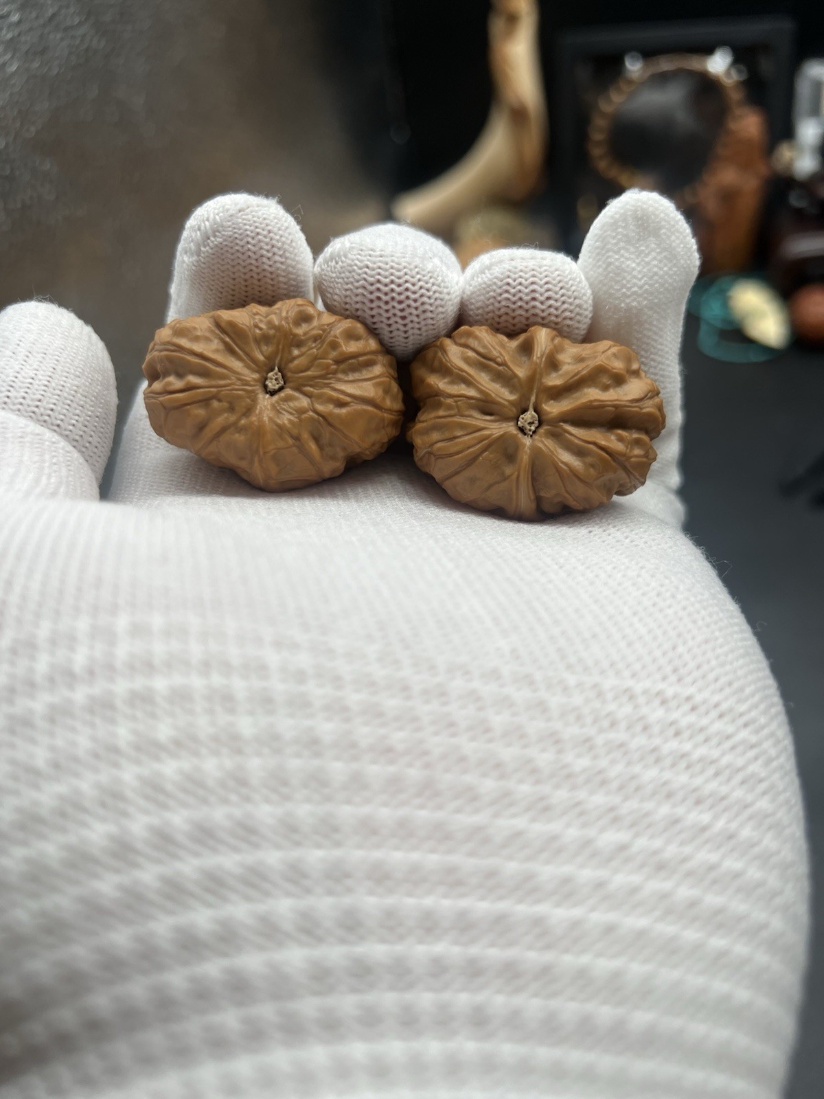 Pair of Match Chinese Health Walnut 27×36×26mm 精配文玩核桃～小众门头沟元宝