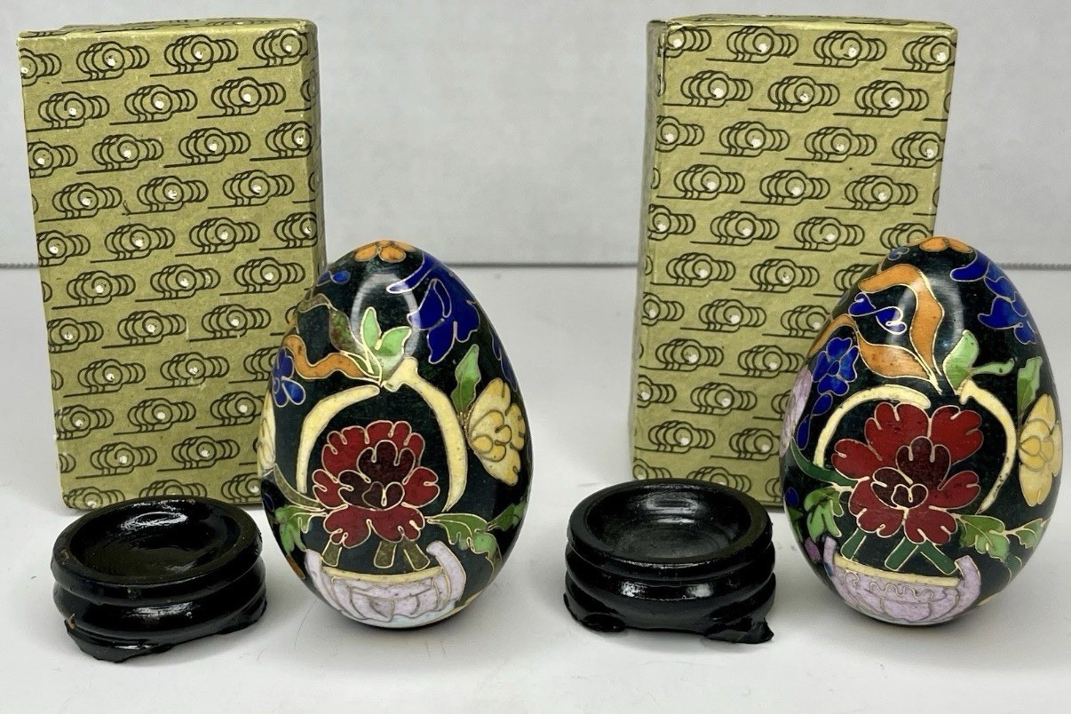 2 Vintage Handmade Chinese Cloisonne Copper Enamel Egg Traditional Floral Motif