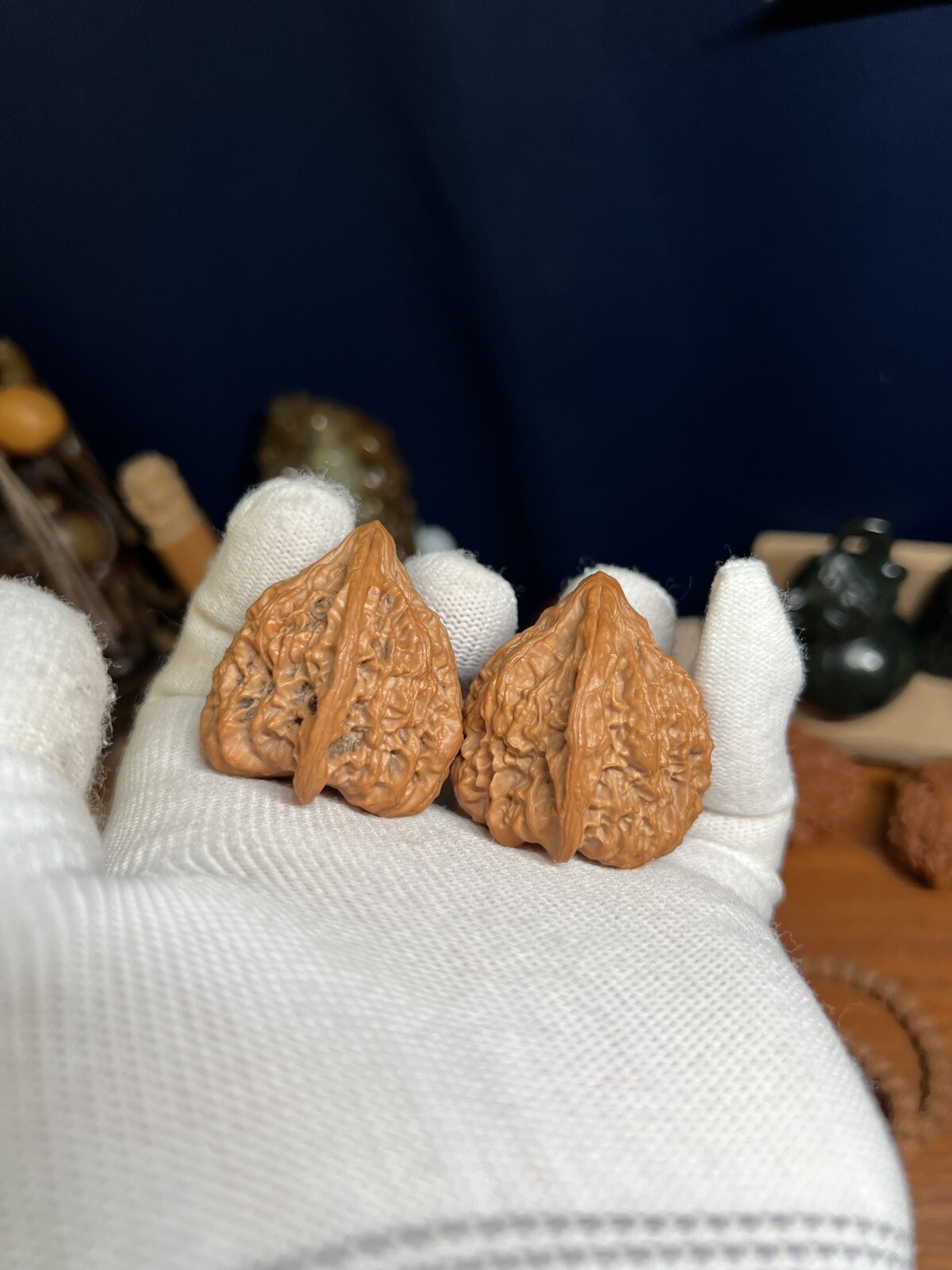 Pair of Match Chinese Health Walnut 39×36×39mm 精配文玩核桃～银边虎头狮子头
