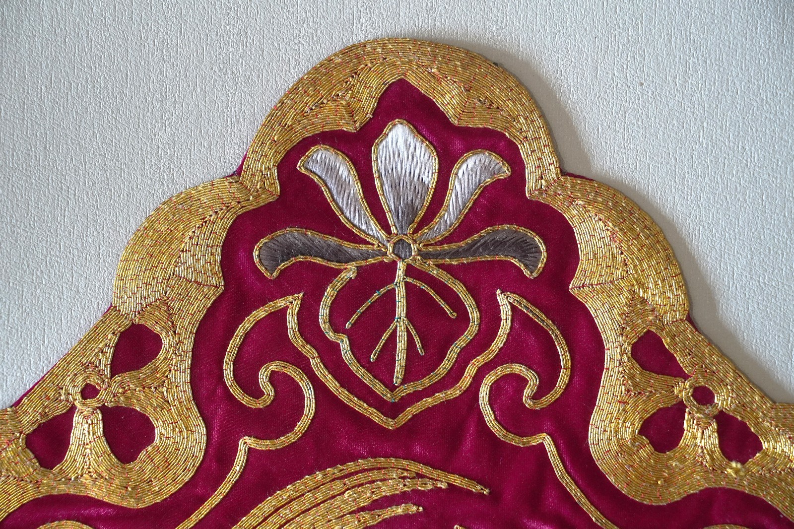 3 Vintage Chinese Embroidered Silk Crane Medallion Mats 7 3/4″ Inch Metal Thread