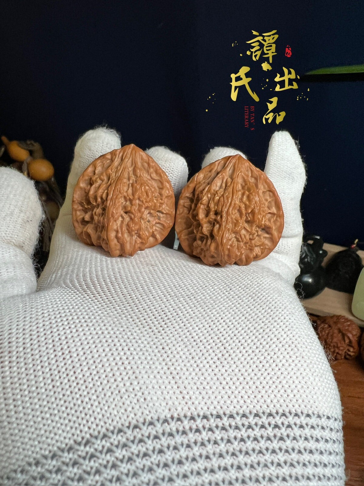 Pair of Match Chinese Health Walnut 39×36×39mm 精配文玩核桃～银边虎头狮子头