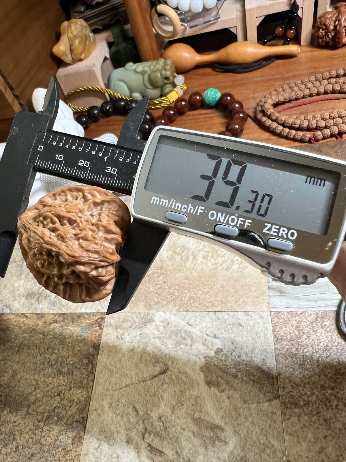 Pair of Match Chinese Health Walnut 39×36×39mm 精配文玩核桃～银边虎头狮子头