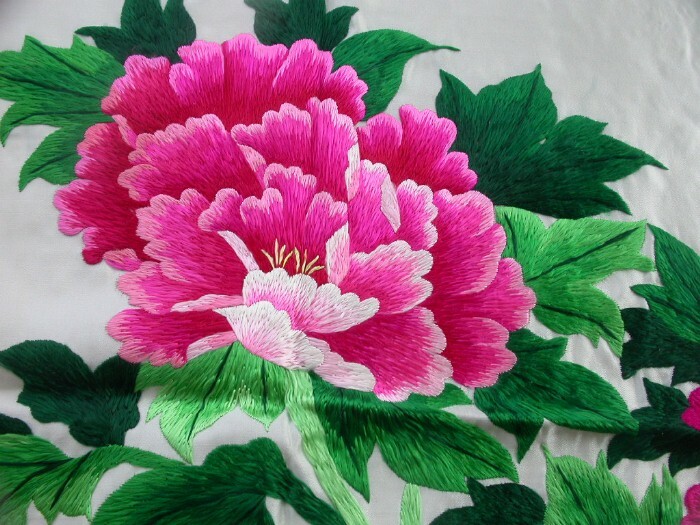 Chinese 100% hand embroideried silk Xiang (hunan) embroidery art:Peony 153cm