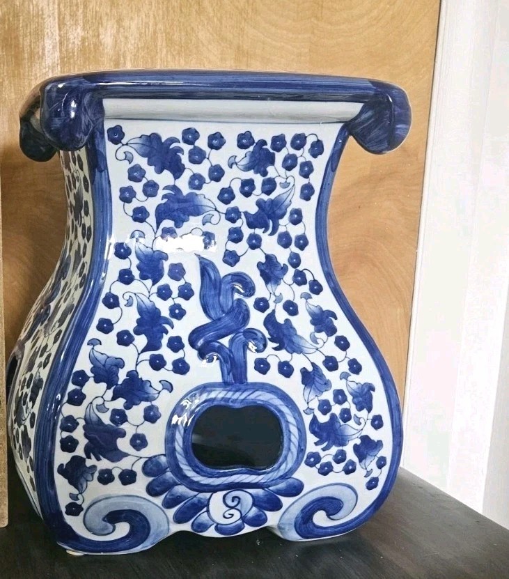 Beautiful Hand Painted Blue & White Chinoiserie Garden Stool Plant Stand Rare