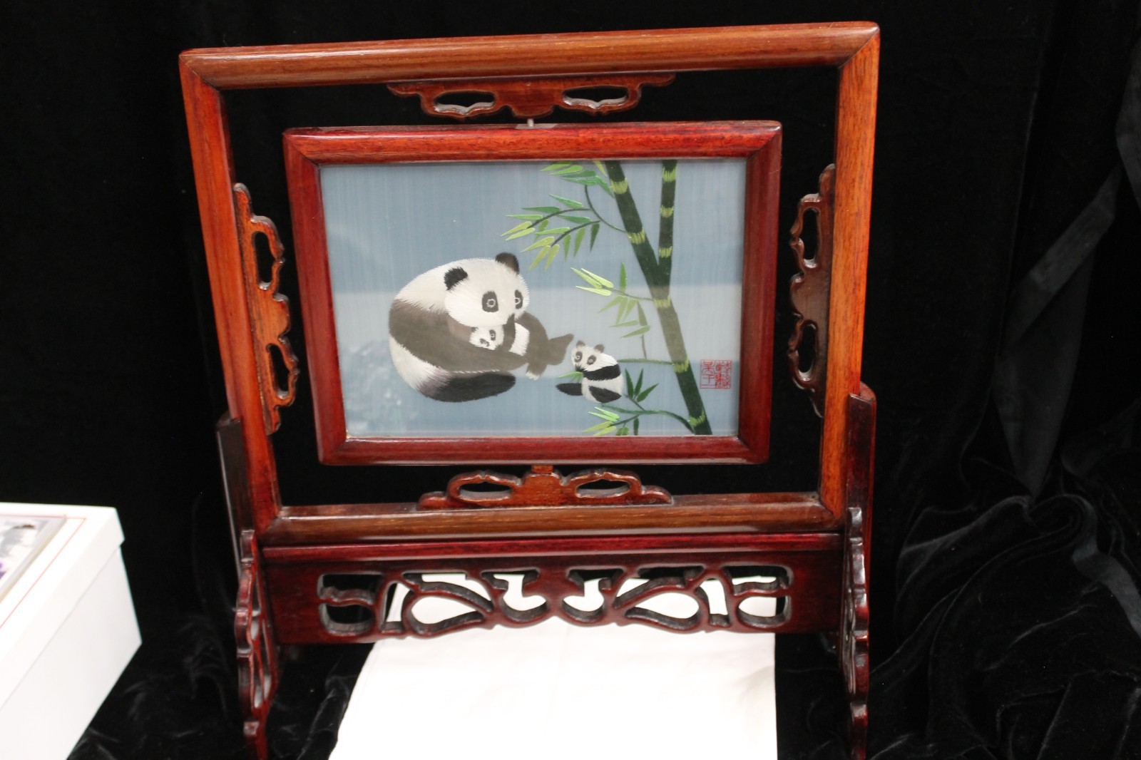 Handmade Chinese Double-Sided Silk Embroidery Panda Art Wood Stand w/Gift Box