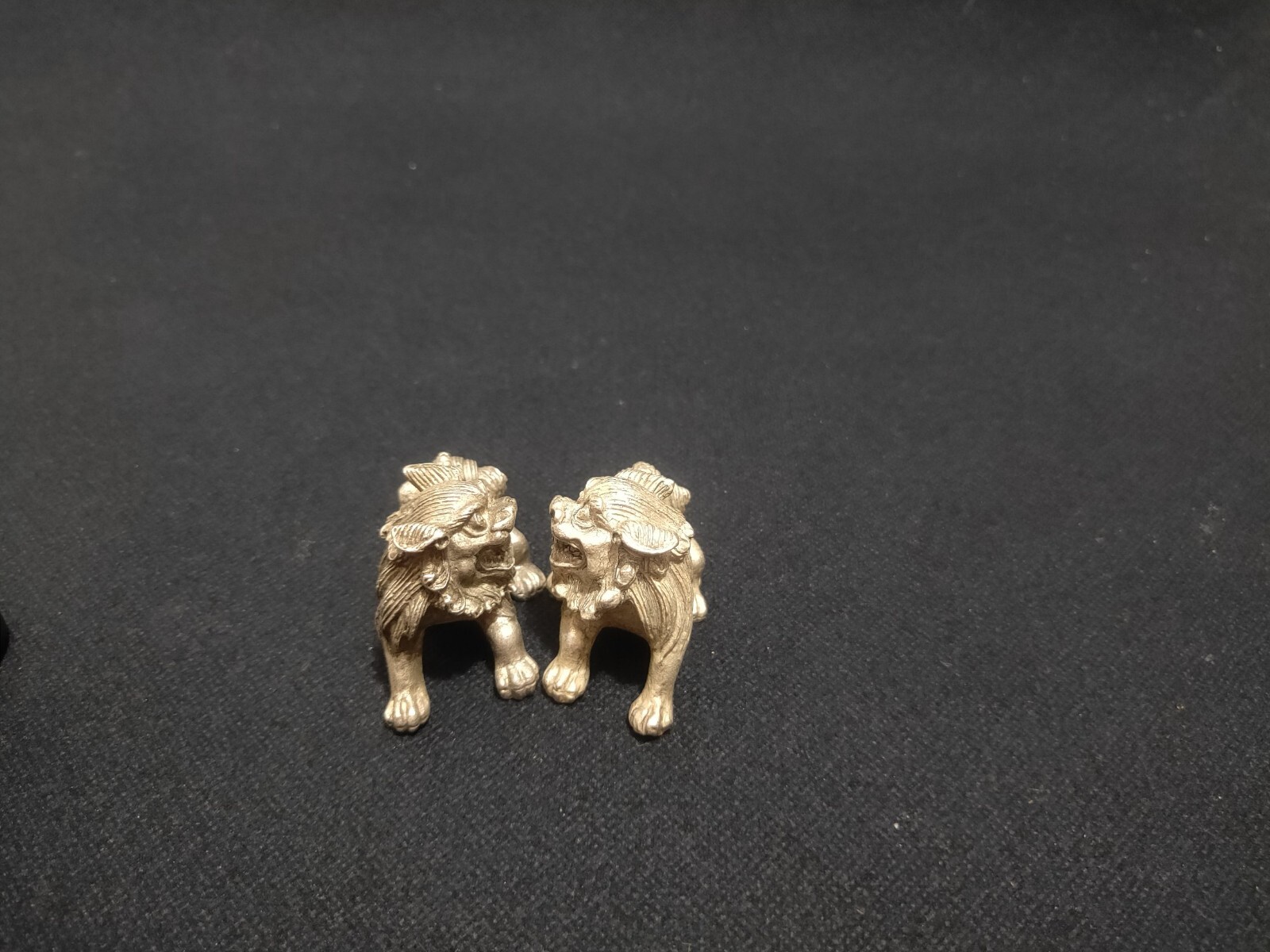 Collectible old tibet silver carved pair foo fu dog door lion guardian statue