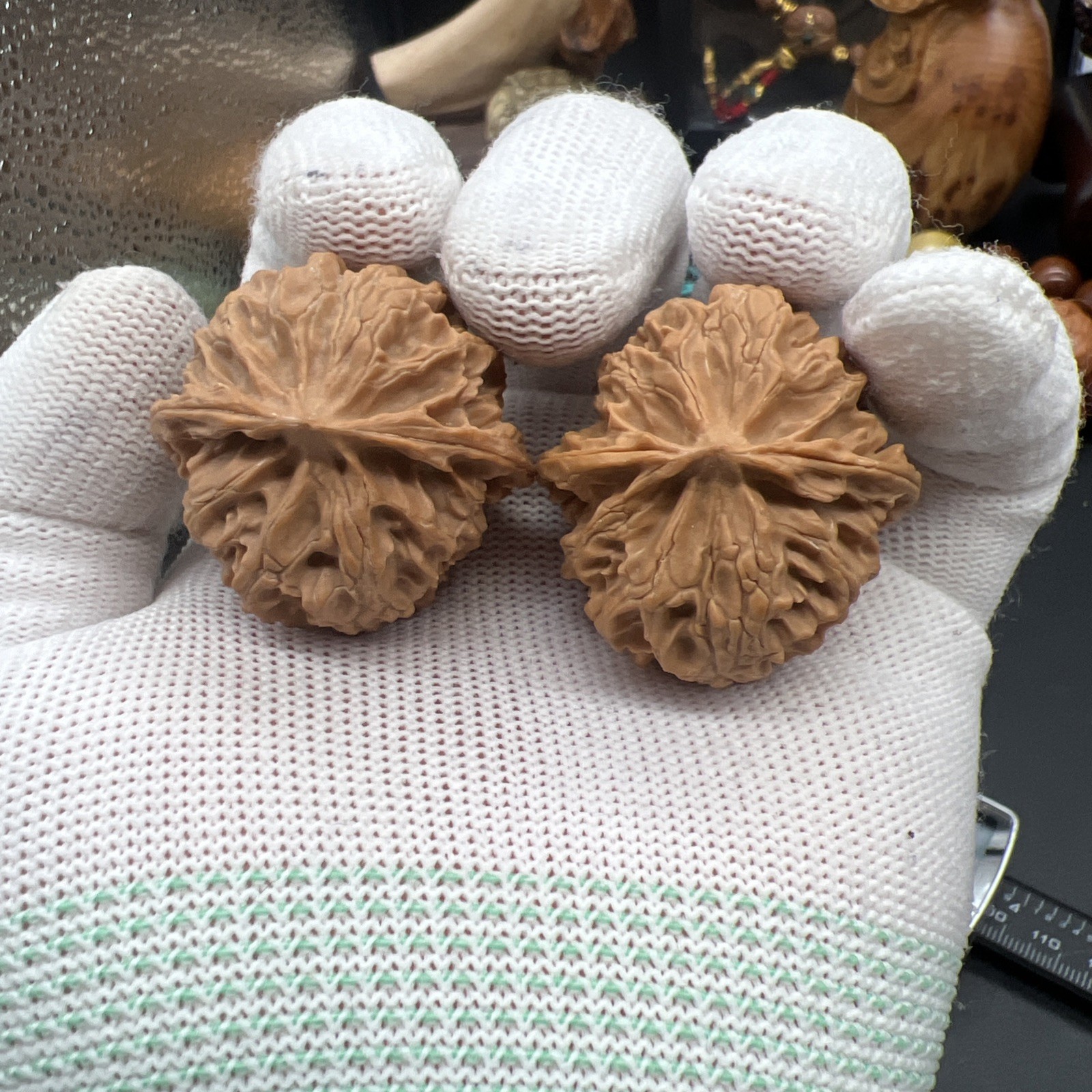Pair of Match Chinese Health Walnut 37×37.5×36mm 精配文玩核桃~全品苹果园🍎狮子头