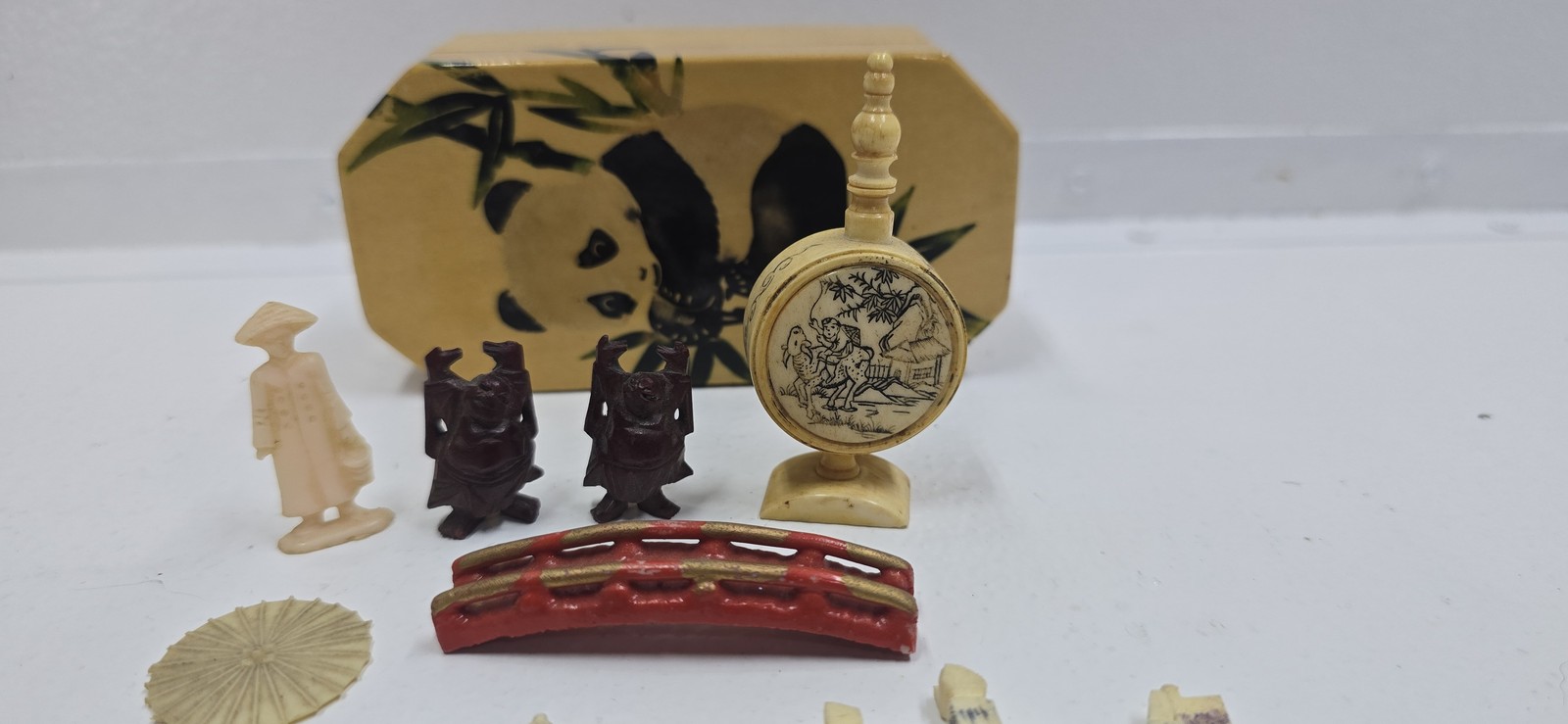 Vintage Chinese Collectibles Set Panda Box Carved Figures Snuff Bottle