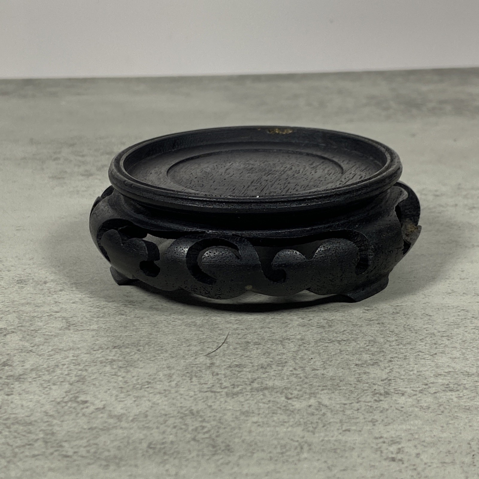 Vintage Chinese Carved Wood Display Stand Ebony Vase Bowl Figurine 3.25″ D FLAW