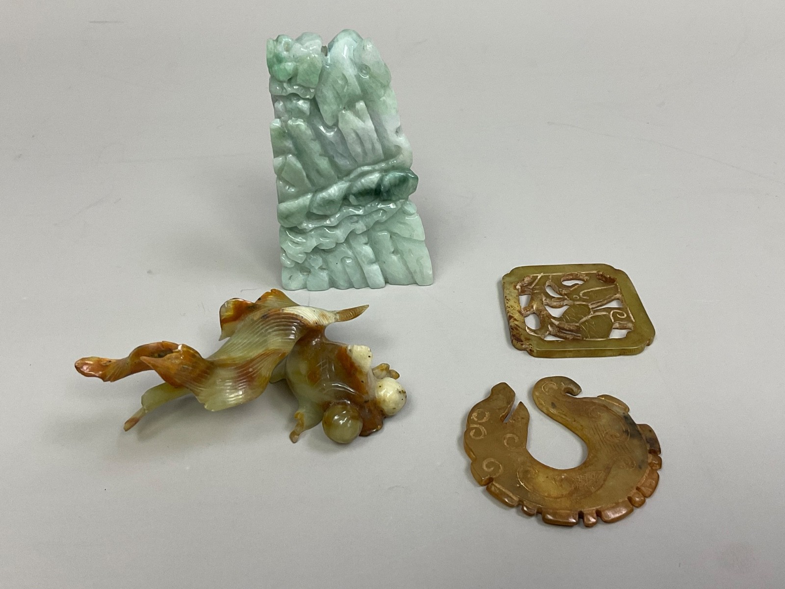 Old VTG Chinese Jade Pendants & Stone Natural Hand Carved Collection Mix Lot