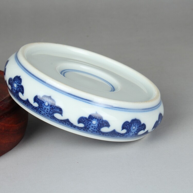 3.1″ Chinese Ming Blue-and-white Porcelain Lotus Flower Branch Plate