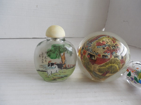 Vintage Chinese Reverse Painted Glass Sphere , snuff bottle + gourd ornament