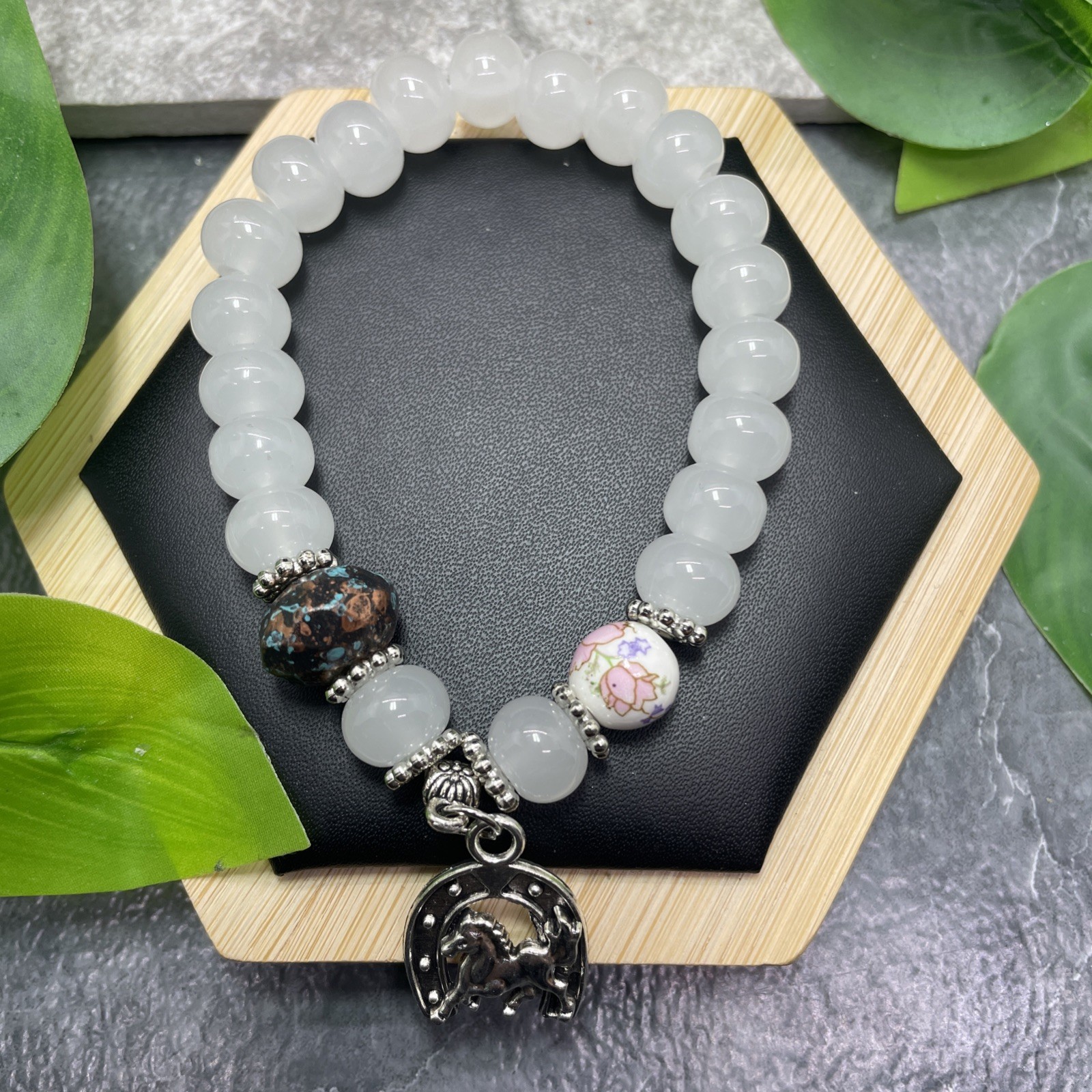 6.5” Plus Stretch Stackable Bead Bracelet Horse Shoe Charm New Free Ship D1260