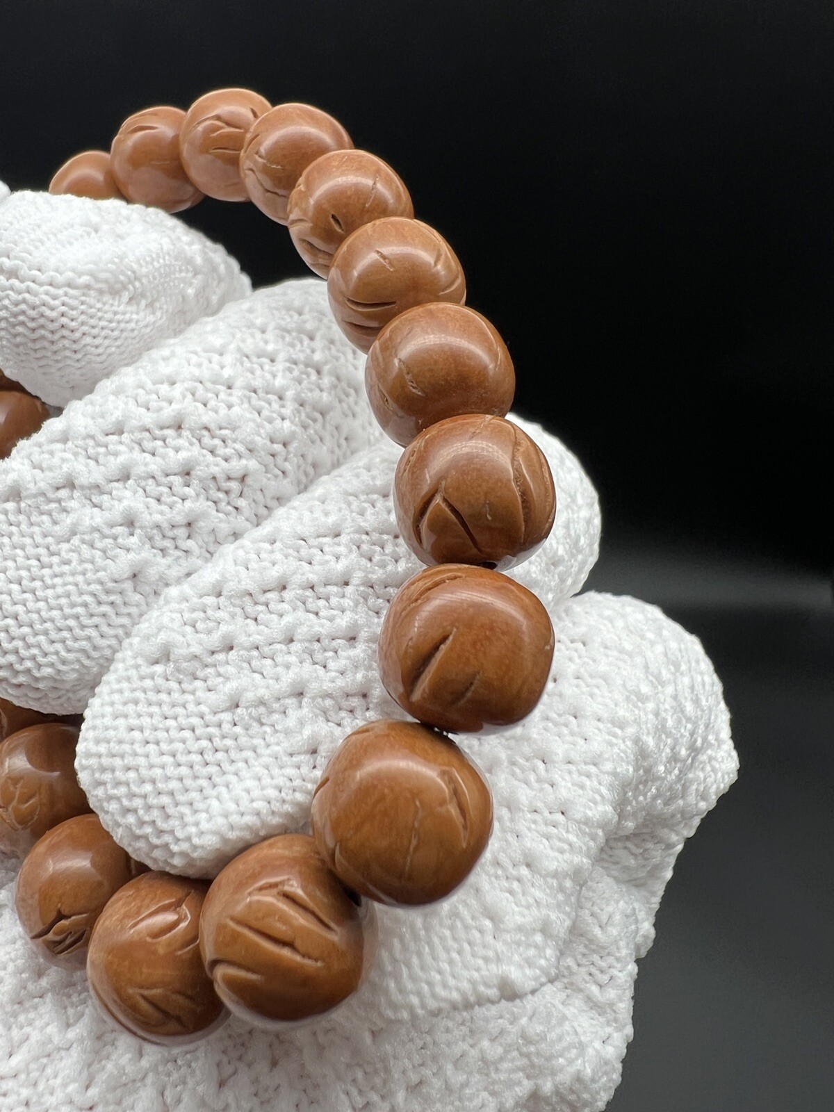 11×10.5mm dragon patterned peach pit bracelet 10mm精工老型龙纹桃核手串