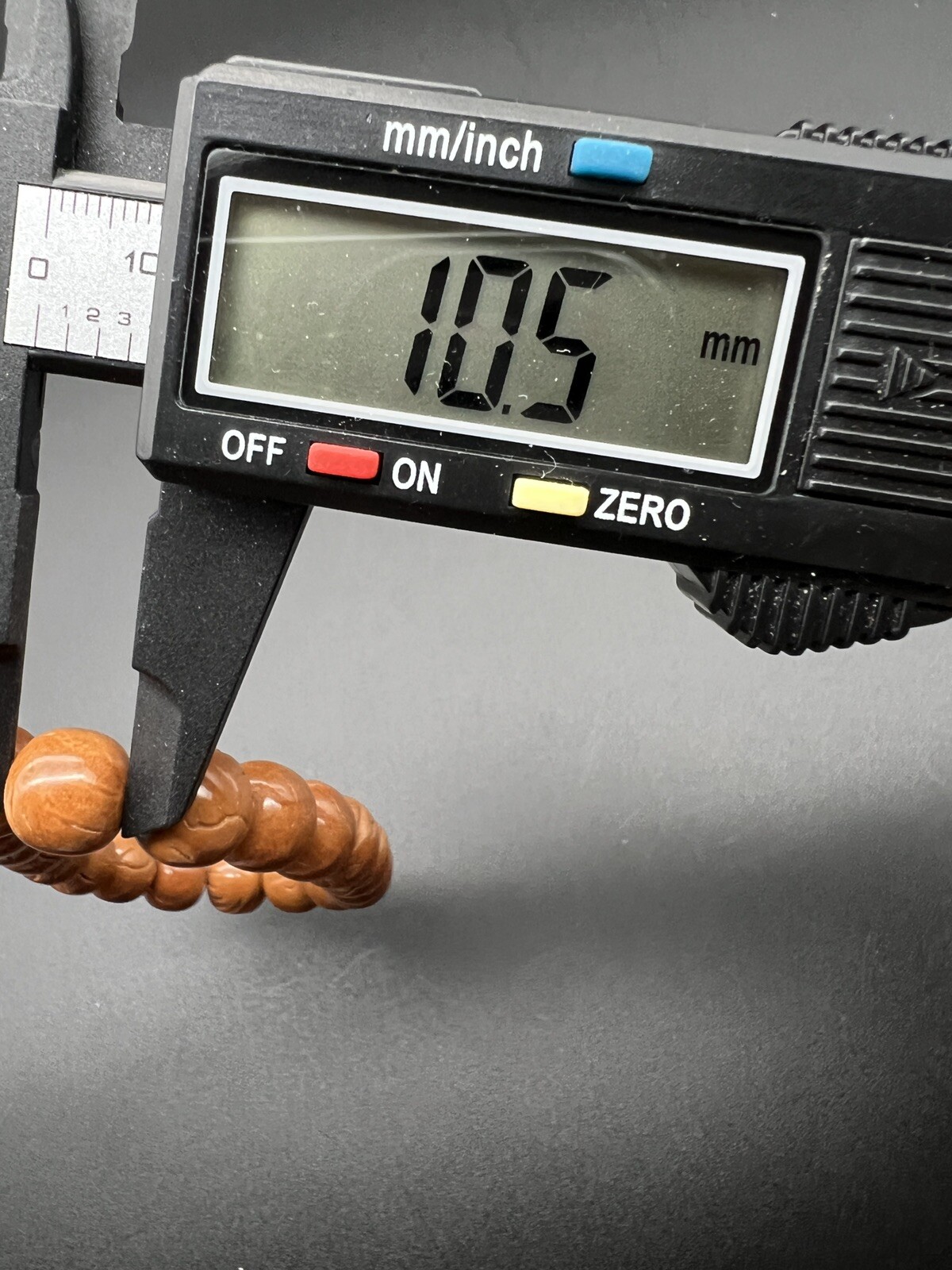 11×10.5mm dragon patterned peach pit bracelet 10mm精工老型龙纹桃核手串