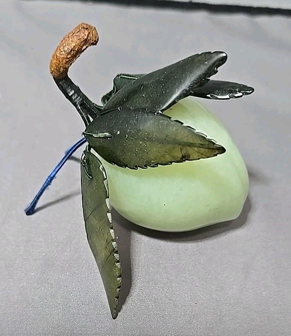 Vintage Chinese Jade Apple Stone Leaves Carved Green Tabel Decor