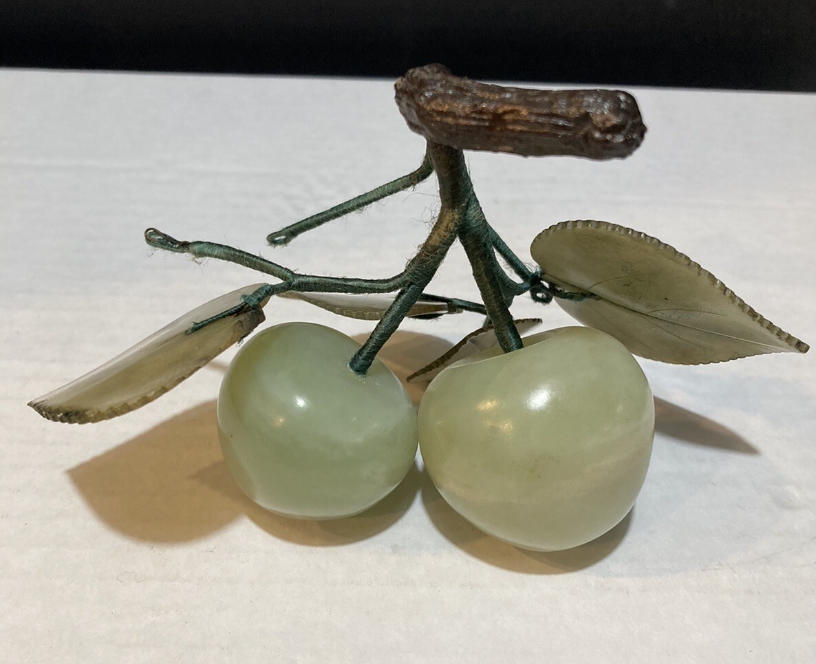 Vintage Chinese Hand Carved Jade & Agate Stone Fruit Set Grapes Banana Berry