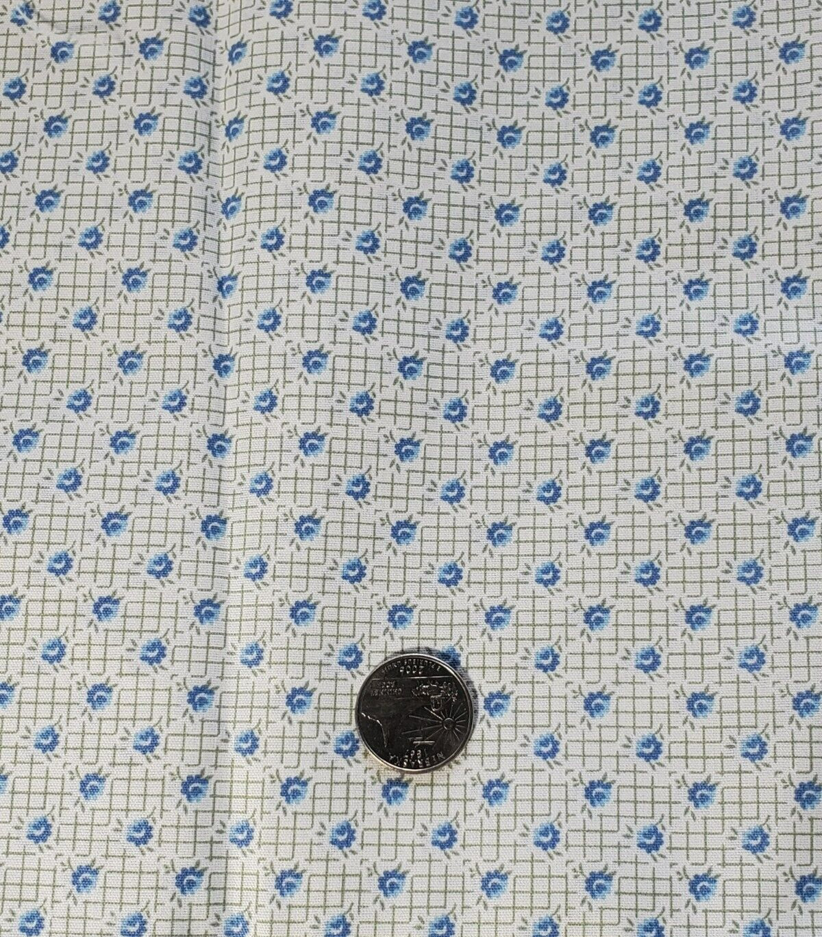 1/2 Yd Vintage Blue Small Flowers Check Square Quilt Sewing Fabric Traditions