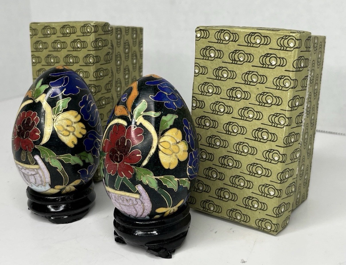 2 Vintage Handmade Chinese Cloisonne Copper Enamel Egg Traditional Floral Motif