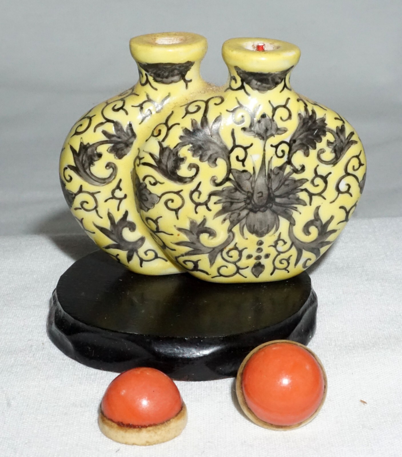 Antique Chinese Porcelain Snuff Bottle Floral on Yellow Ground Qianlong (LLA)