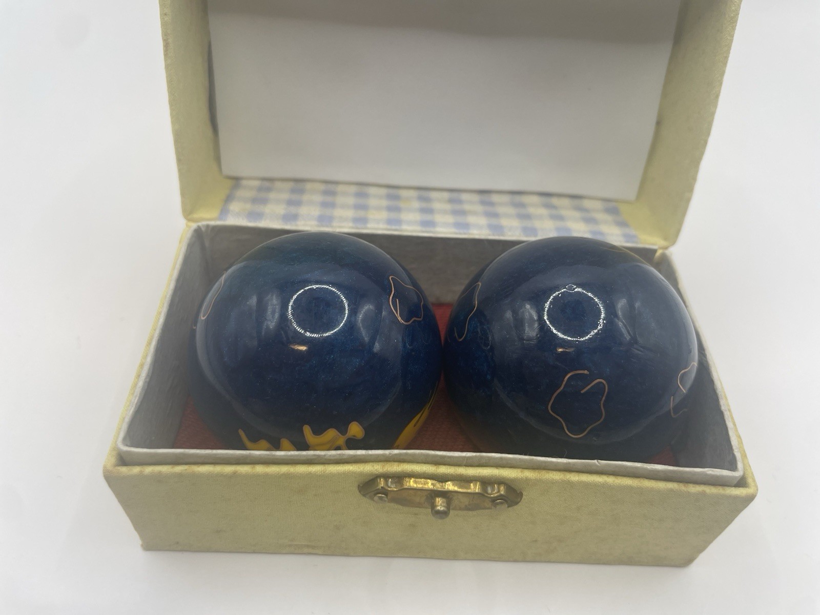 Vintage – Chinese Meditation Balls Chiming – Dragon design w/cloth top box