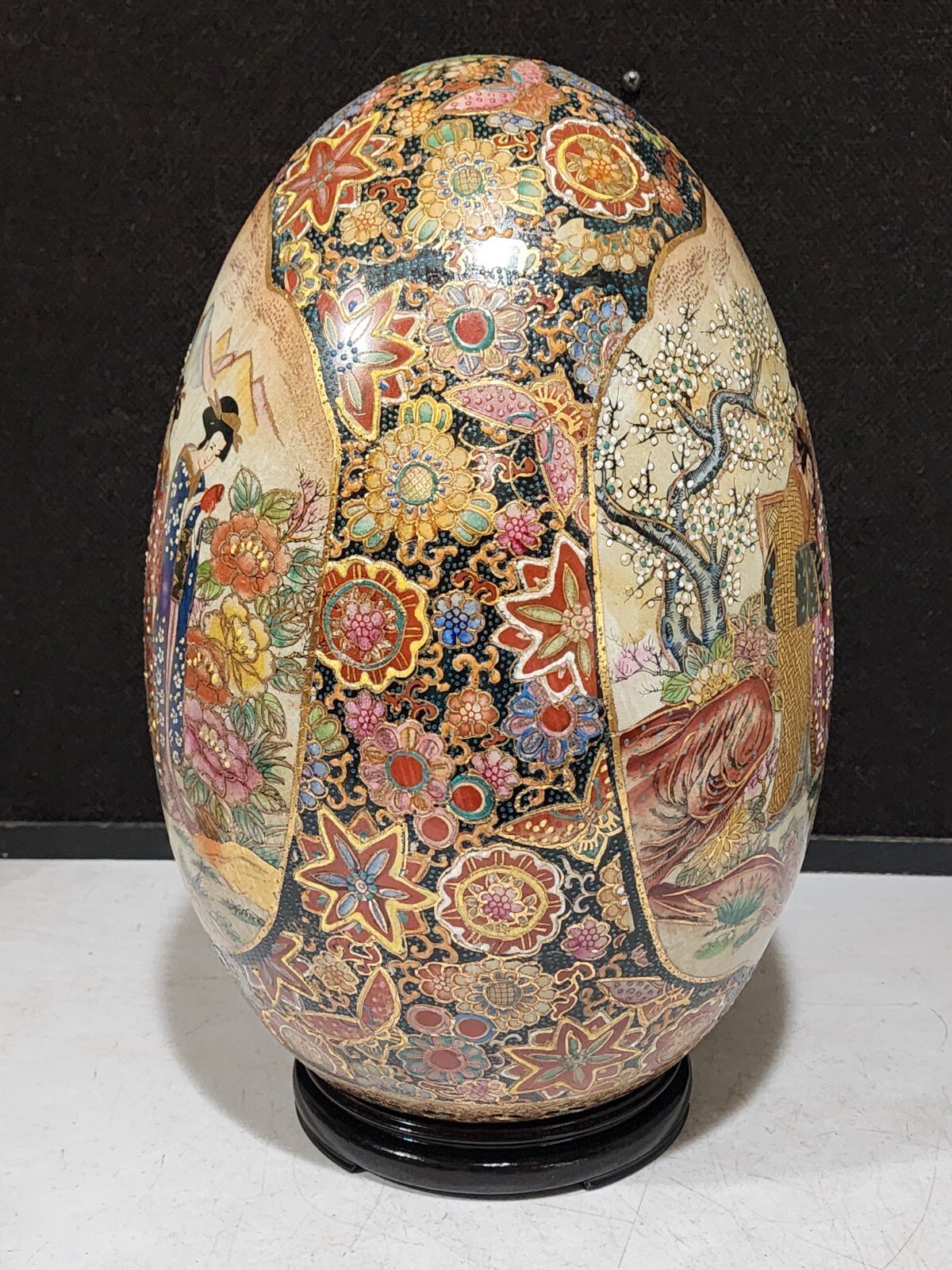 Hand Painted Geisha Girls Large 14″ Porcelain SATSUMA Egg w Stand Made in China