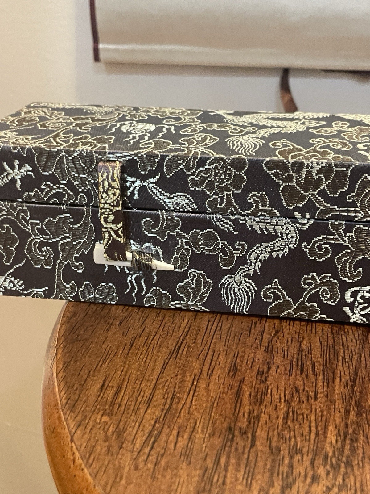 Chinese Shu Brocade Silk Scroll Pandas Wall Hanging Art Textile Presentation Box