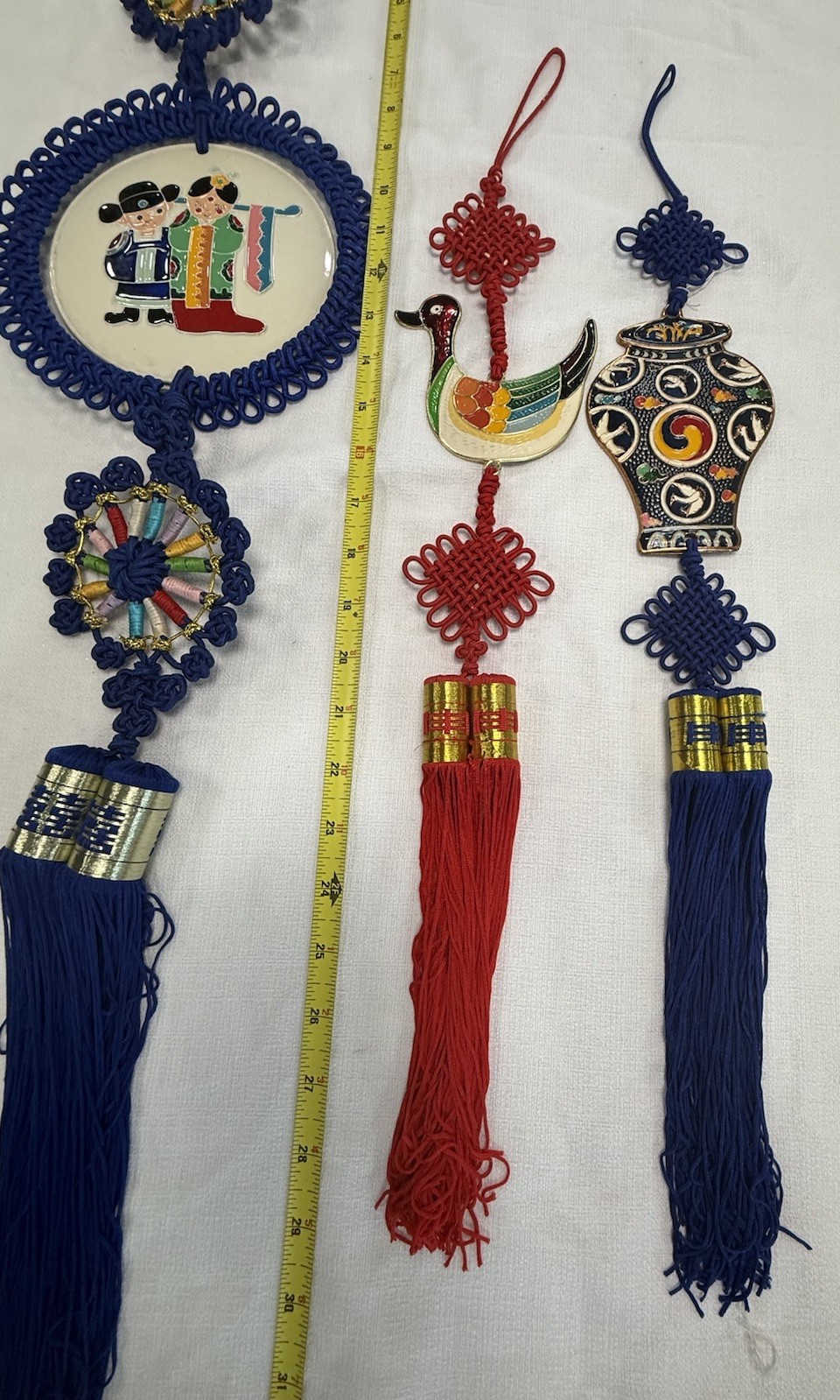 3 CHINESE LUCKY KNOTS WALL HANGING WITH SILK CORD, TASSEL METAL/TIN Duck Crane