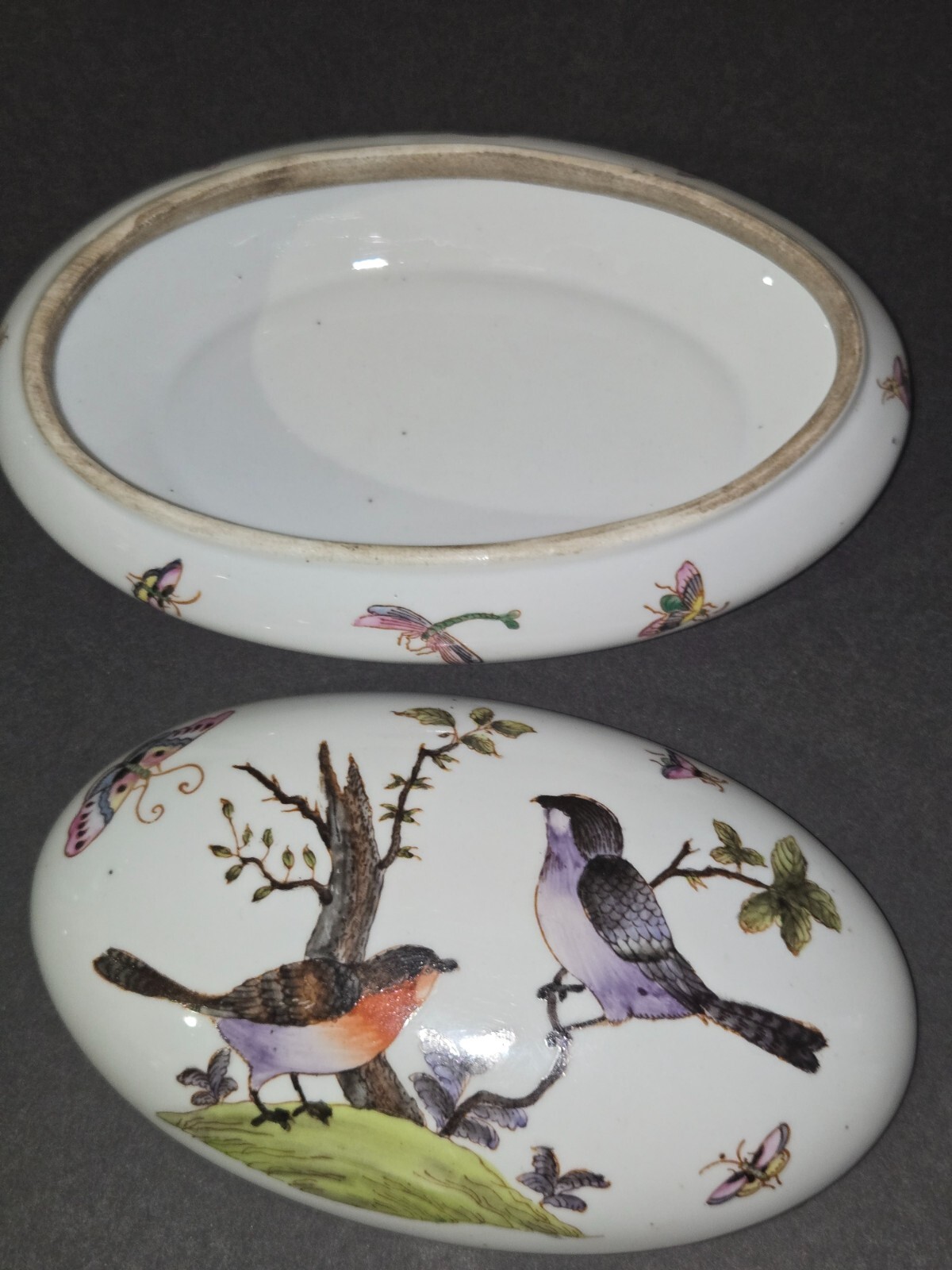 Vintage Hua Ping Tang Zhi Porcelain Chinese Bird Trinket Box Hand Painted