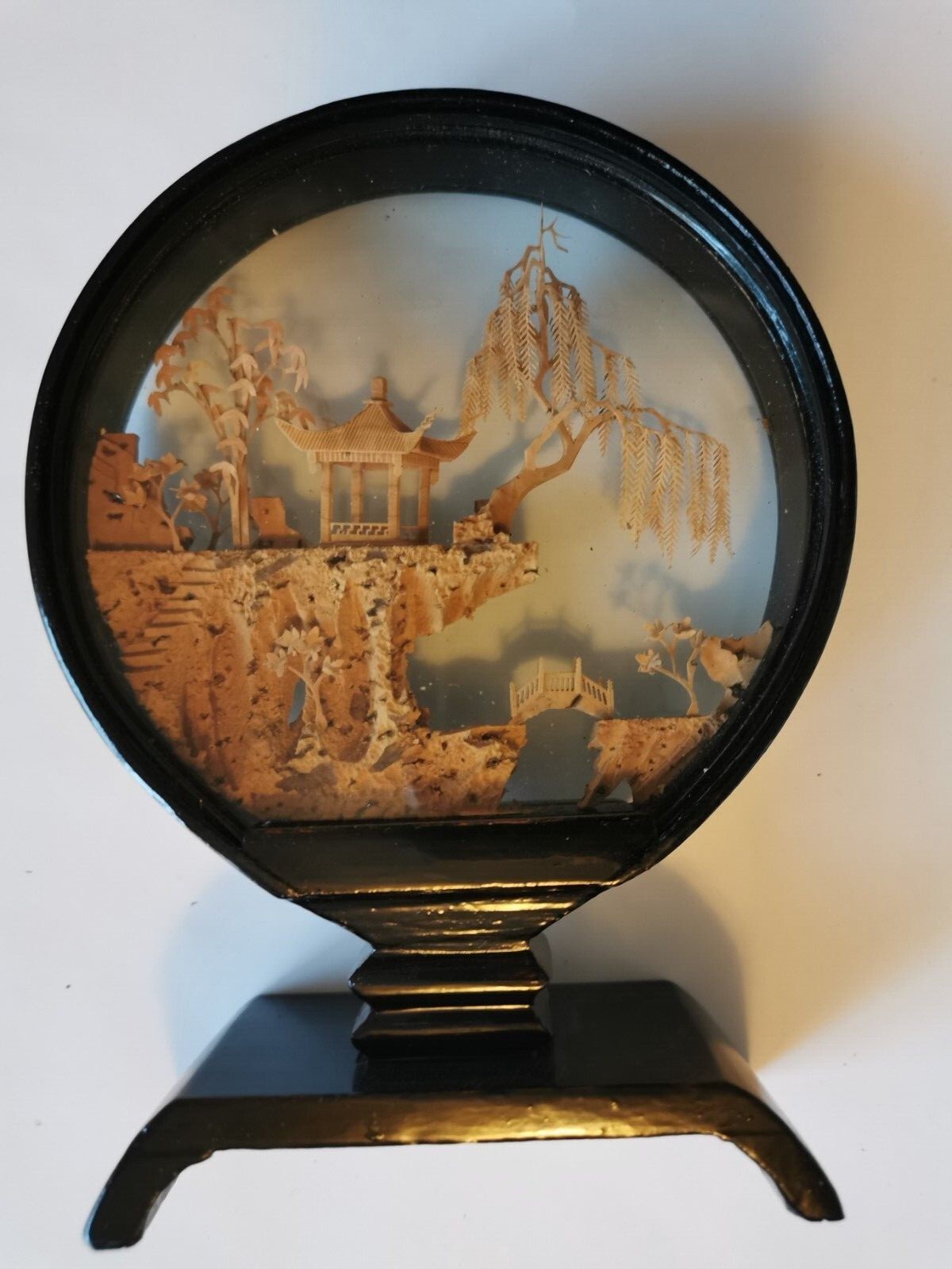 Vintage 软木雕 in a glass 底座， Vintage Cork Pictures Made in Fujian China in ~1980,