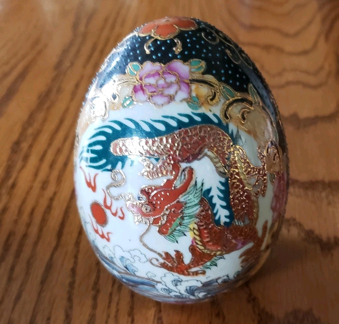 Vtg. Satsuma Style Large Decorative Egg: Left Facing Dragons Gold Gilt 4.5″ Tall
