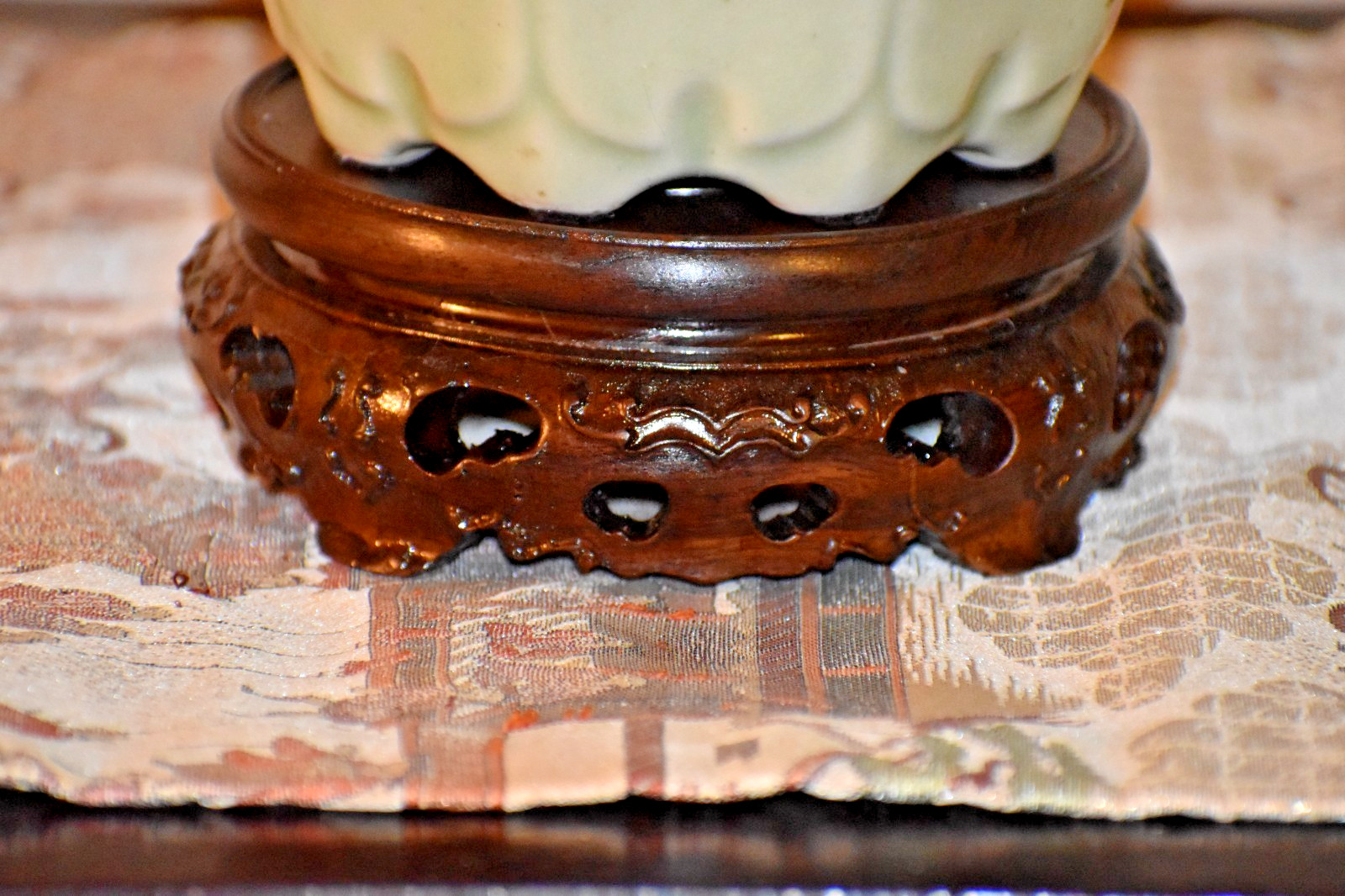 16″ VINTAGE BONSAI PEONY PEKING GLASS/JADE TREE IN OCTAGON CELADON BOWL W/BASE