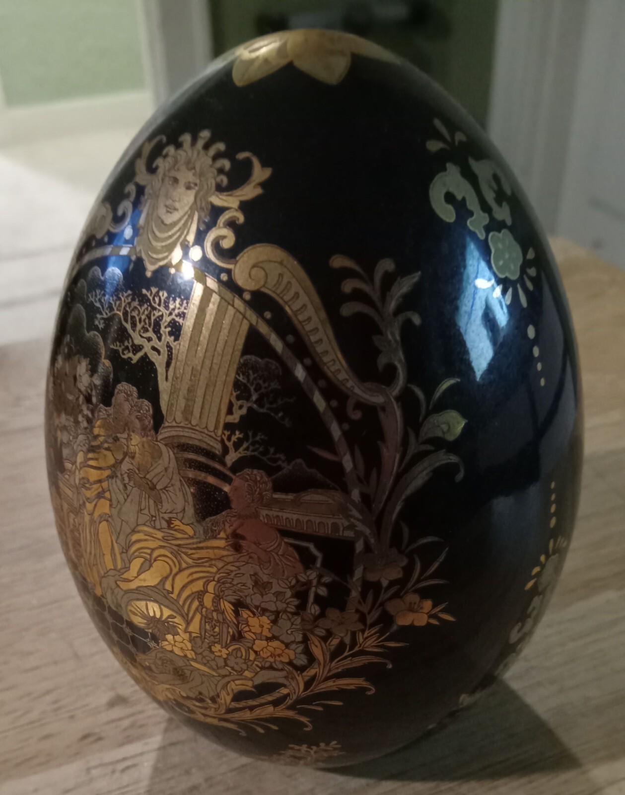 Vintage Satsuma Black Gilt Gold Chinese Egg 4.5″ Tall