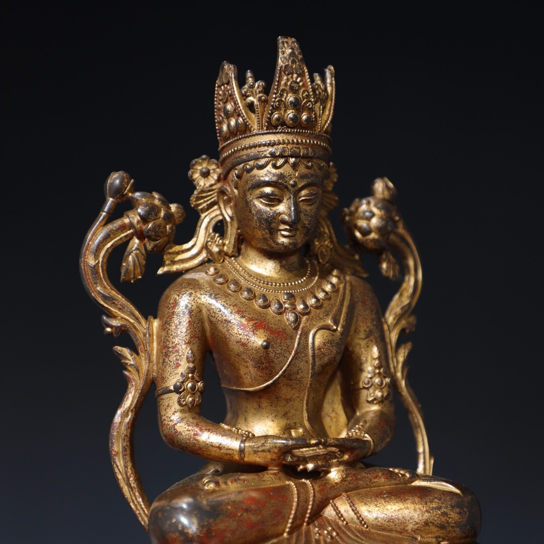 Bronze mud gold statue of the Longevity Buddha