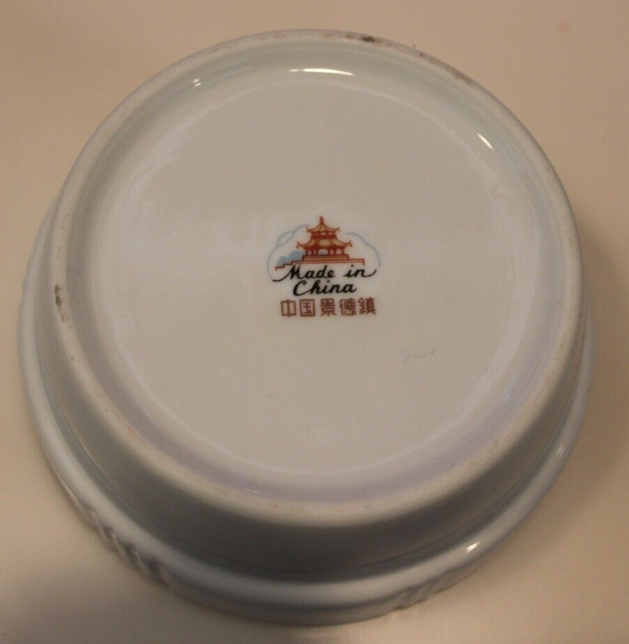 VINTAGE CHINESE PORCELAIN ASHTRAY WHITE WITH GOLD TRIM AND BLUE FLOWERS