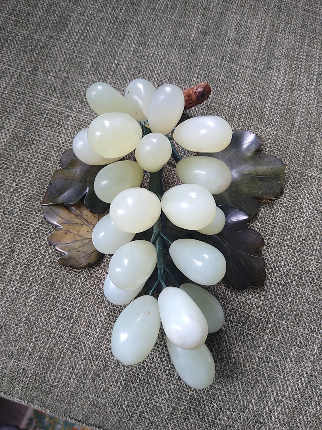 Vintage Stone Grapes Light Green Carved Dark Green Serpentine Leaves