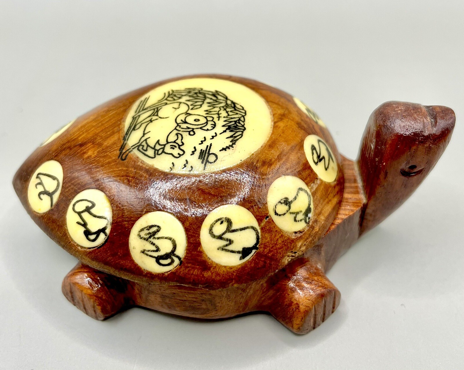 Carved Wood Turtle Inlaid Detail ~ Opens To Compass w/ Zodiac Signs Vintage