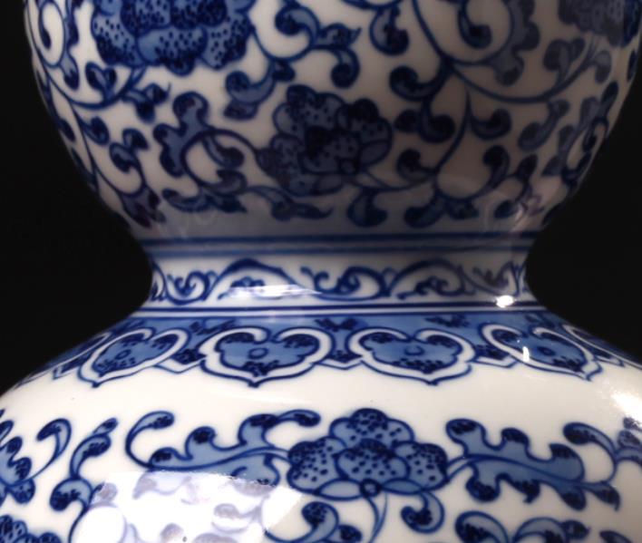 8.7″China Qing Blue White Porcelain Hand Painting Lotus Flower Branch Small Vase