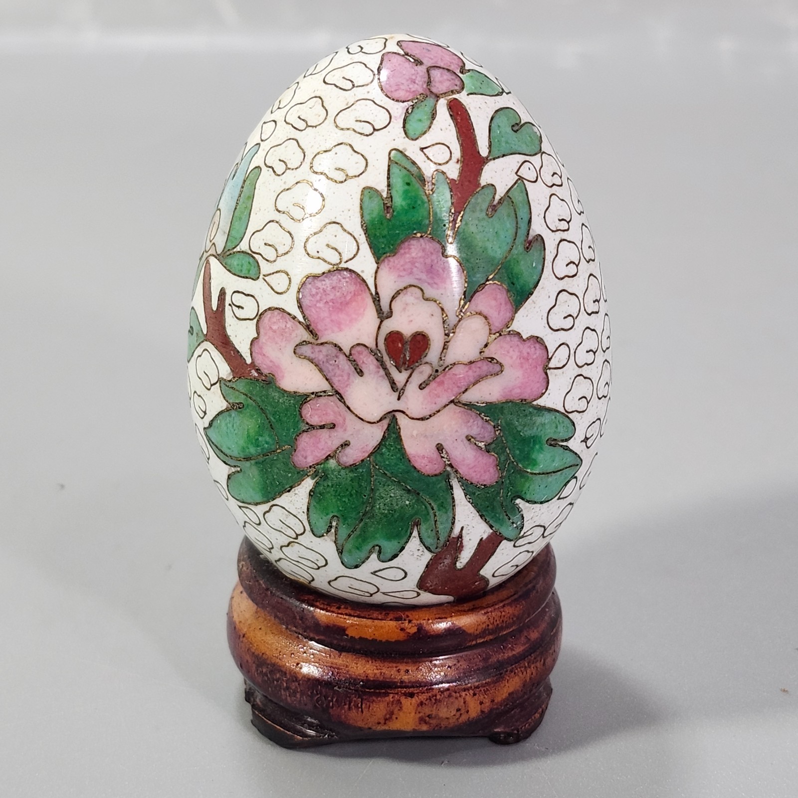Asian Decor Chinese Cloisonne Egg on Stand 3” White with Cloud and Floral Art