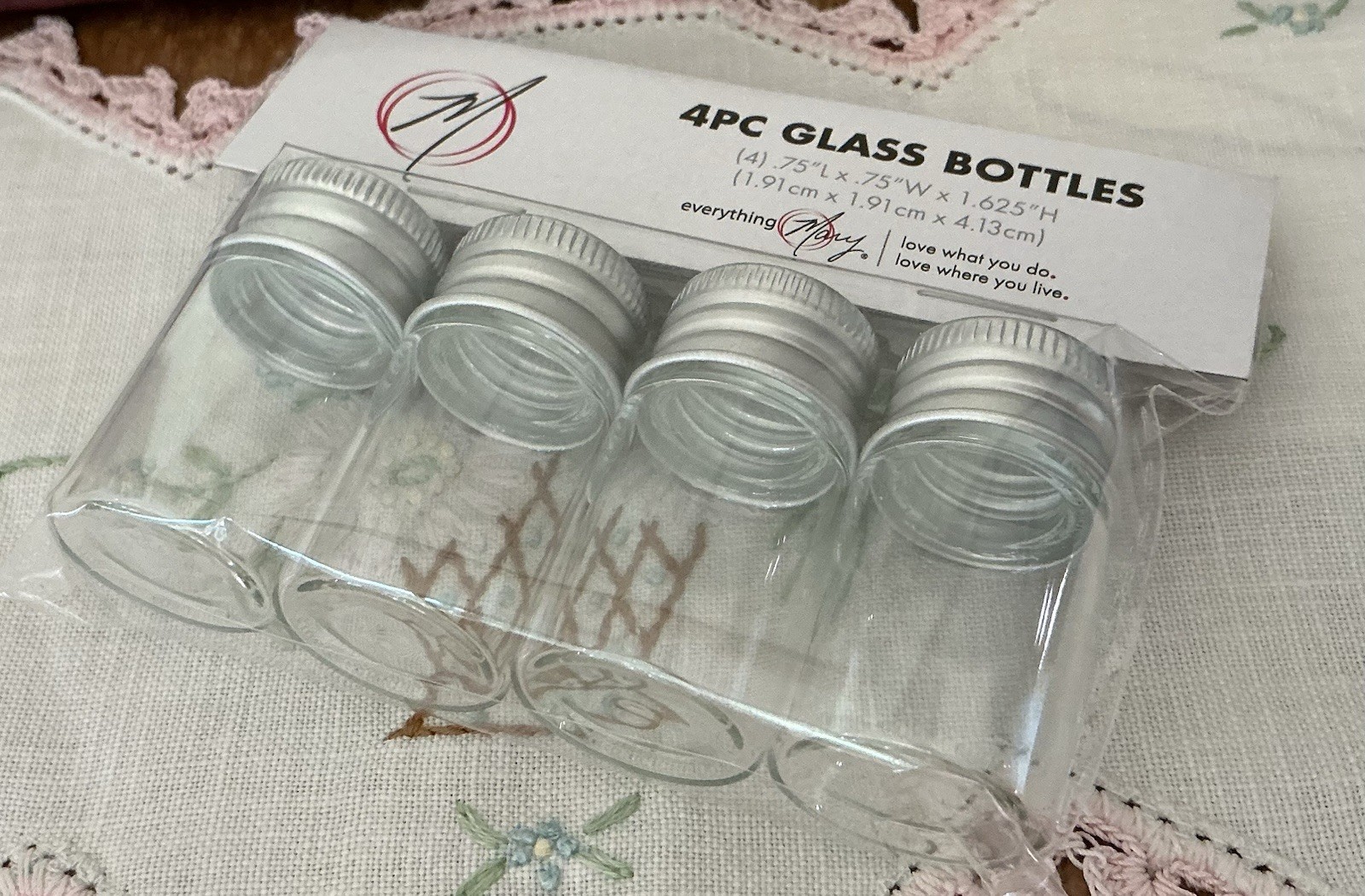 SET OF 4 – 1.5” Mini Glass Bottles Jars Vials Container w/aluminum Lids