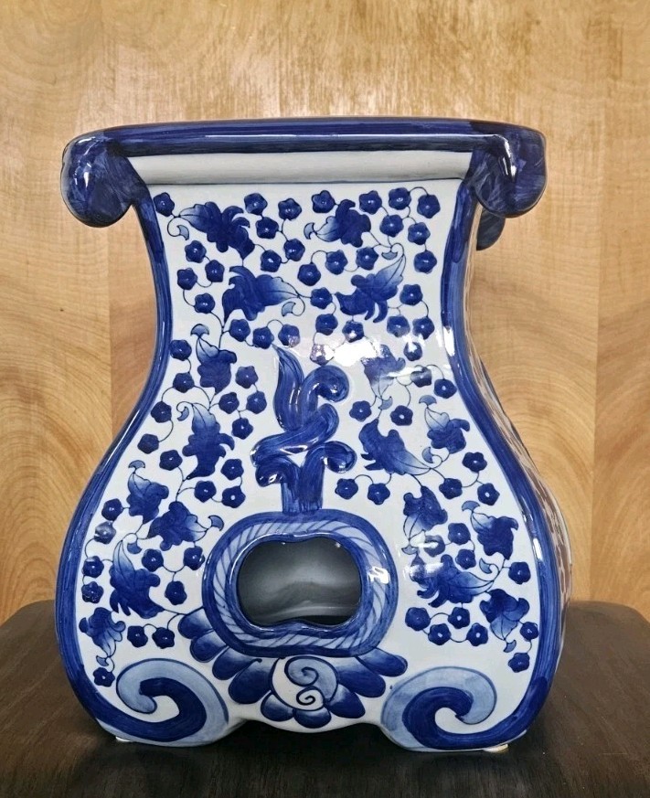 Beautiful Hand Painted Blue & White Chinoiserie Garden Stool Plant Stand Rare
